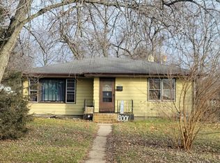 3043 Latham St, Rockford, IL 61103