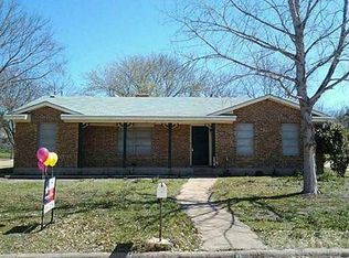 114 N Valley St, Red Oak, TX 75154