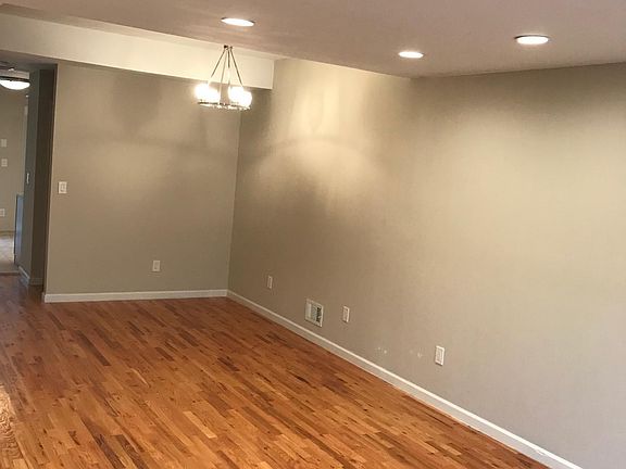 4th image of 21 Simmons Ln