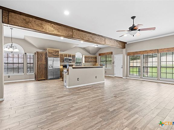 2nd image of 1301 Rocky Ridge Trl