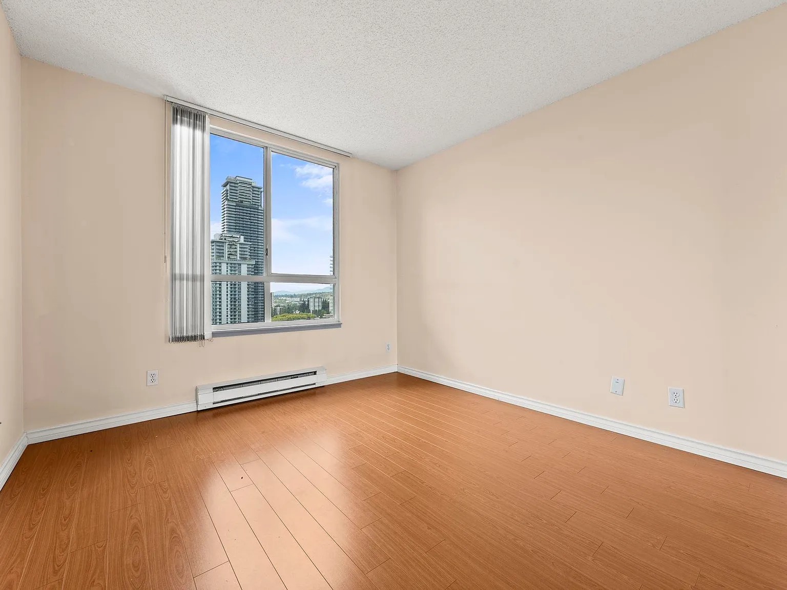 3 bed, 1287 sqft, $3,000 — Photo 2