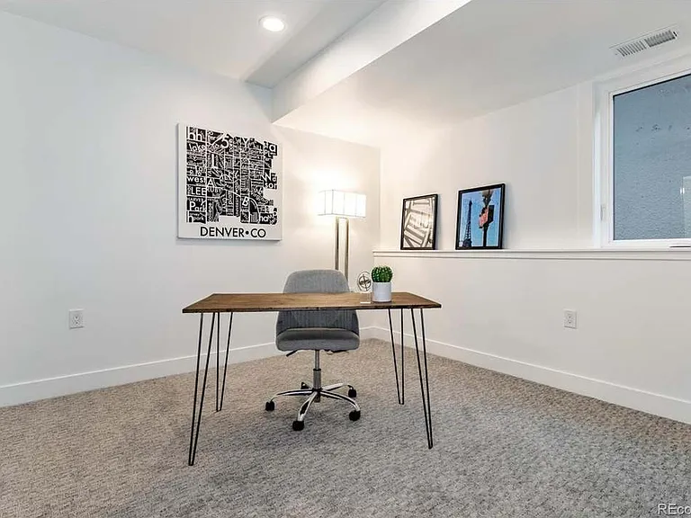 2740 N Clay St — Photo 14