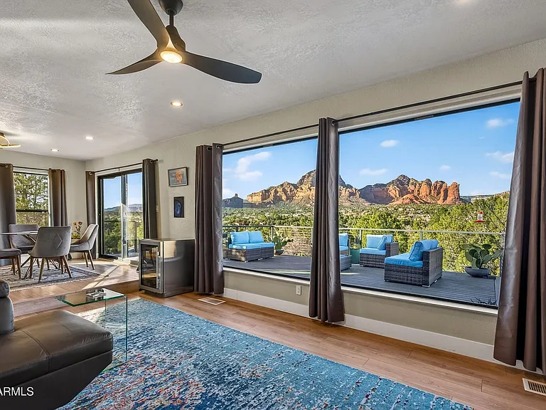 460 Panorama Blvd — Photo 1