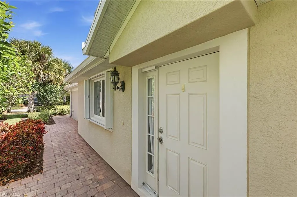 3 bed, 2.0 bath, 1554 sqft, $3,200 — Photo 2
