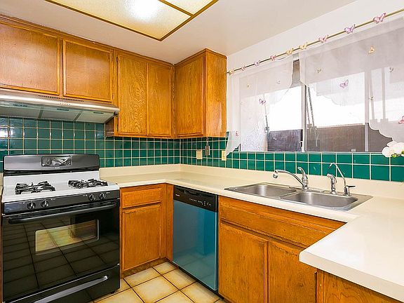 5th image of 1120 E Las Tunas Dr APT G