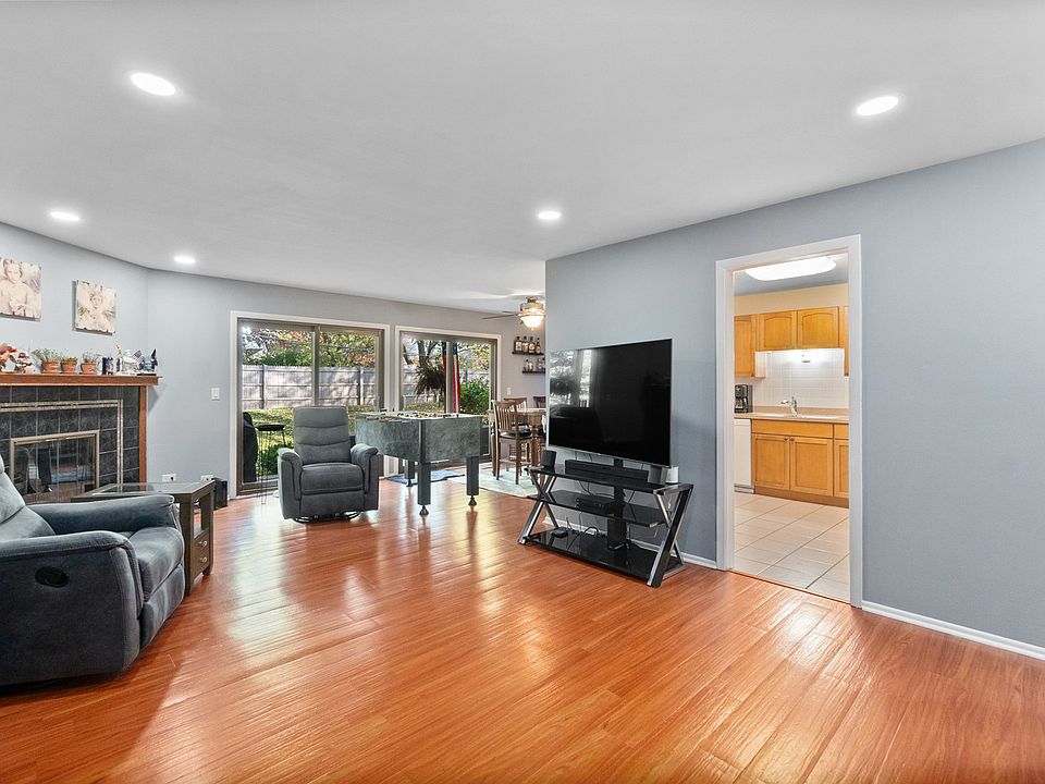 4730 Calvert Dr Rolling Meadows, IL Zillow