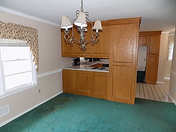 5th image of 297 Alexandria Dr