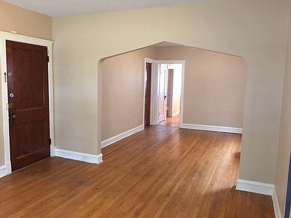 3rd image of 1913 Scoville Ave #1