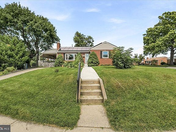 4th image of 902 Pine Ave