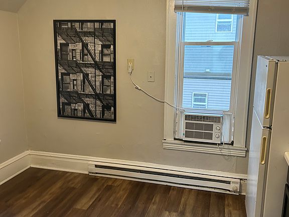 3rd image of 2815 Colfax Ave N Unit 2
