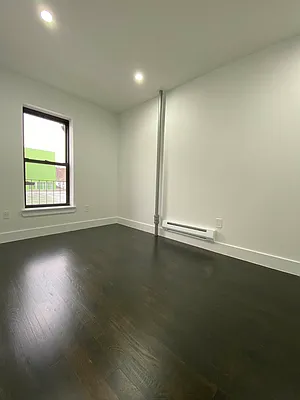 Rented by City Prime Commercial Realty  | media 4