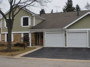 456 Thornhill Ln APT C2, Wheeling, IL 60090