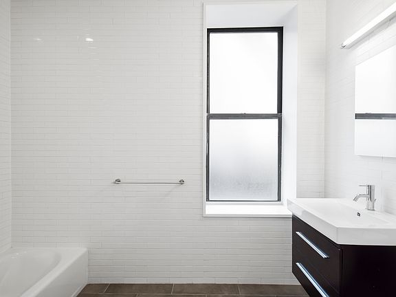 5th image of 117 W 113th St #3C