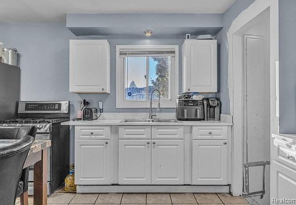 2nd image of 26772 Colgate St