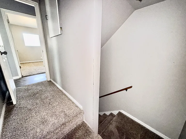 565 E 33rd St — Photo 26