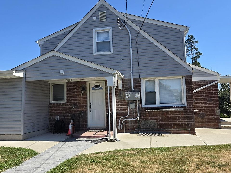 1st image of 25 Trudy Dr Floor 2