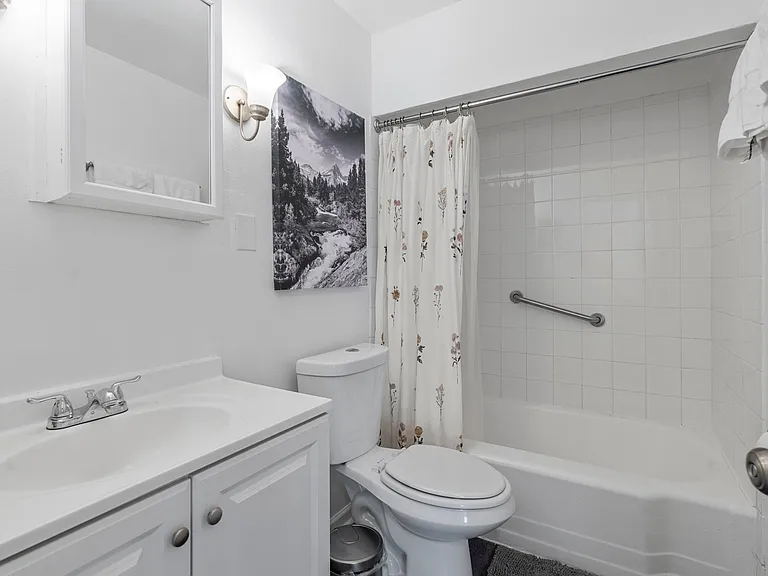 6563 Julian Ave — Photo 16