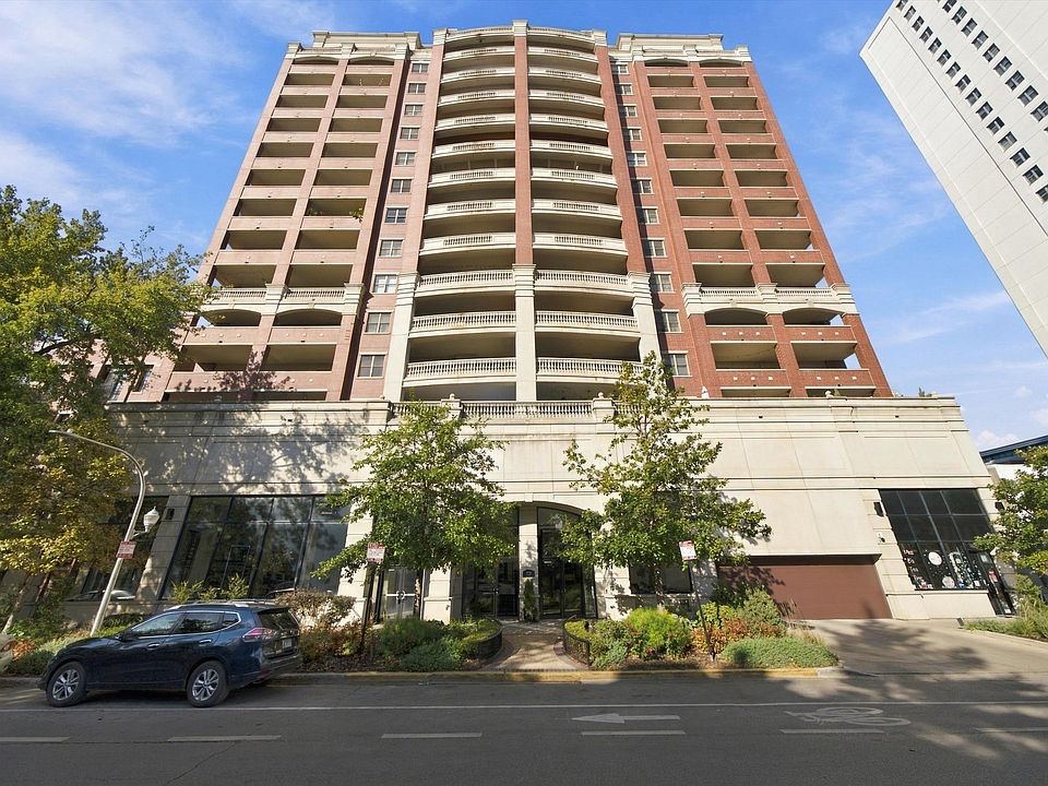 1st image of 828 W Grace St APT 1206