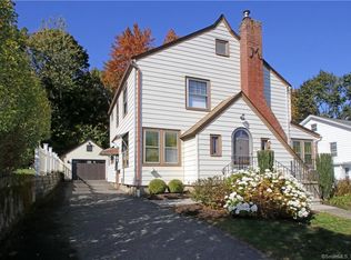 71 Pleasant Ave, Naugatuck, CT 06770