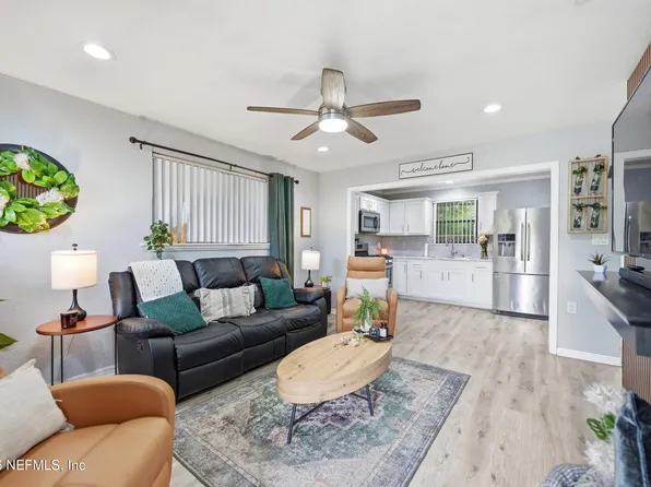 4819 DAUGHTRY Boulevard E, Jacksonville, FL 32210