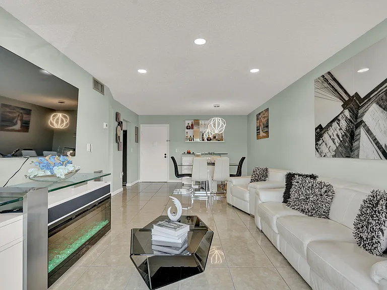 502 Davis Rd #12 — Photo 9