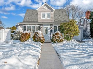 704 S 5th Street, Lindenhurst, NY 11757