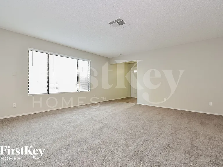 1335 Clagett Ln — Photo 5