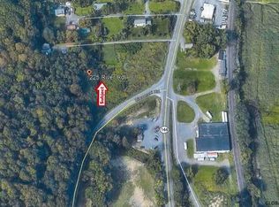 225 River Rd, Glenmont, NY 12077