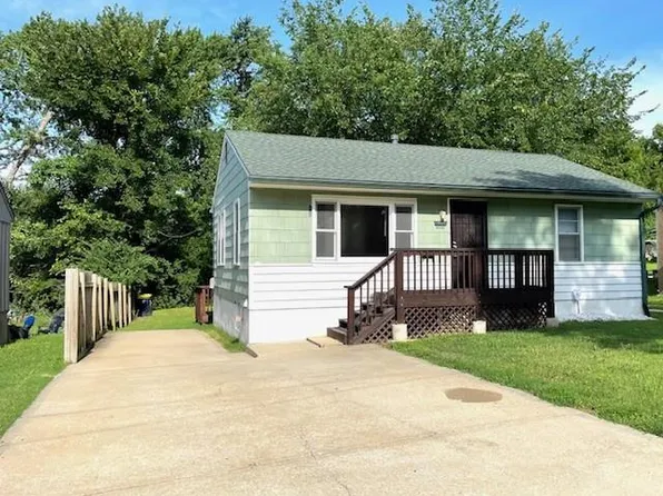 8330 Park Ave, Kansas City, MO 64132