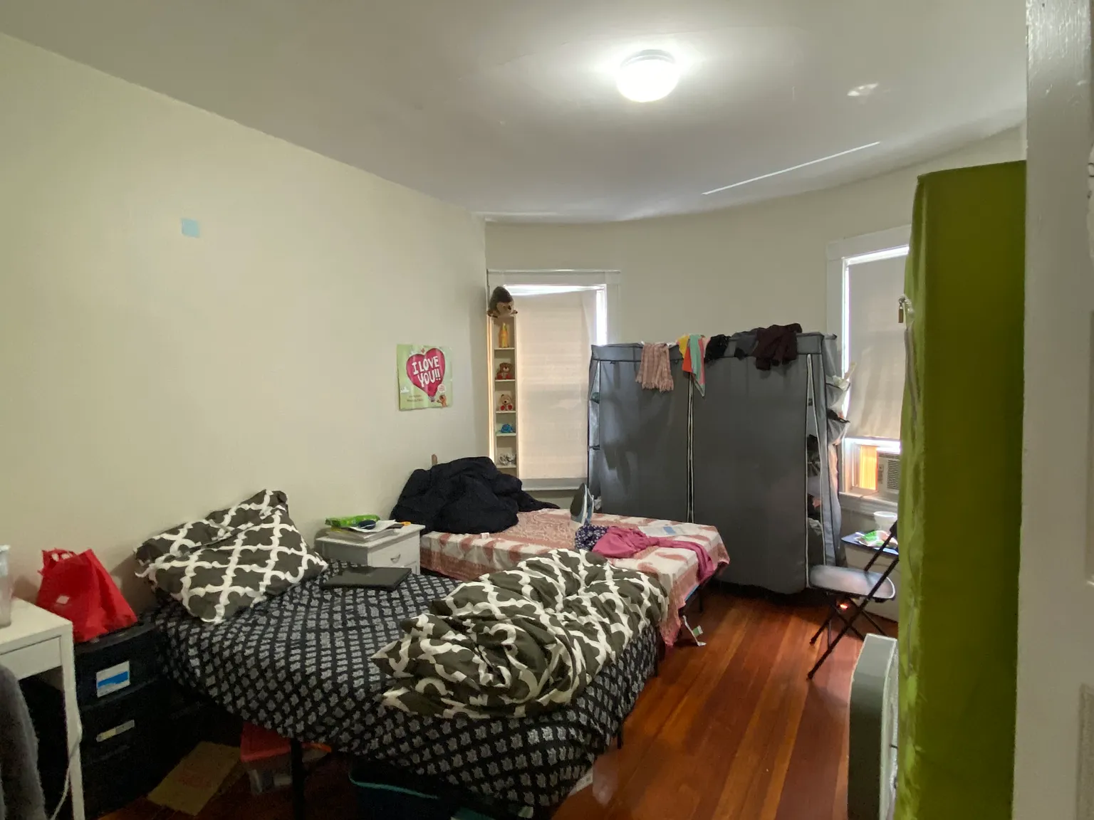3 bed, 700 sqft, $3,145 — Photo 3