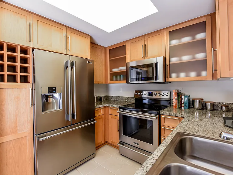 10599 Wilshire Blvd — Photo 16