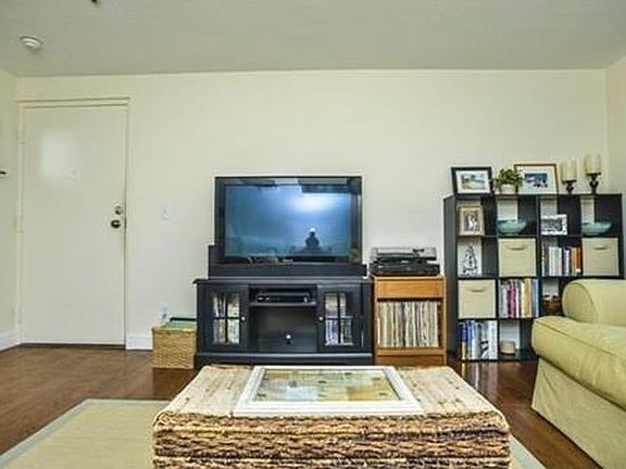 2nd image of 469 Sea St #8A
