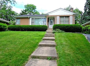 366 Turner Ave, Glen Ellyn, IL 60137