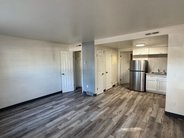 6 4th Ave #1