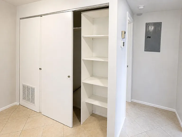 400 N Riverside Dr #505 — Photo 18