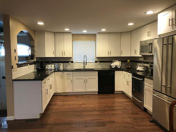 4th image of 8648 Renaa Ave