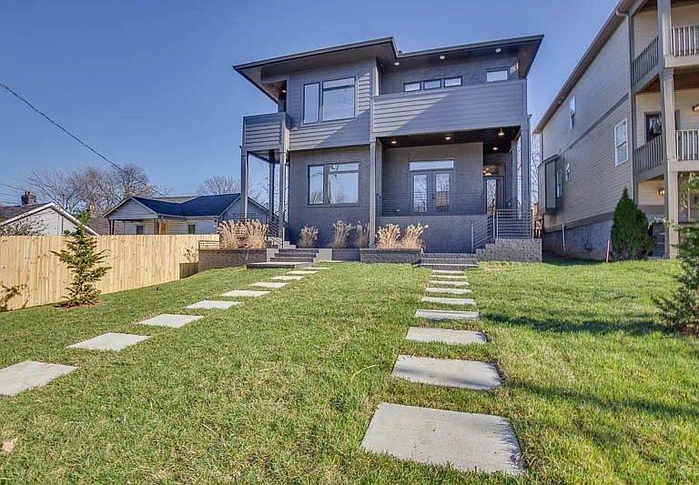 1304A Pillow St — Photo 37