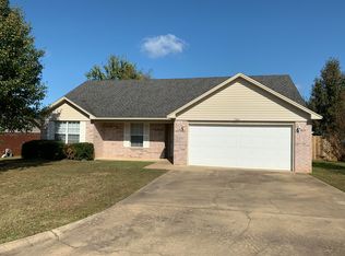 2304 Devin Dr, Clarksville, AR 72830