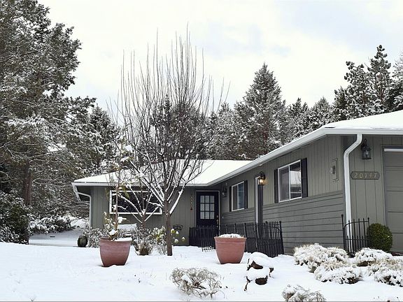 2nd image of 20747 Canterbury Ct