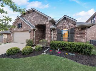 4001 Cloud Cover Rd, Roanoke, TX 76262