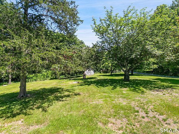 4th image of 11 Bear Mountain Road