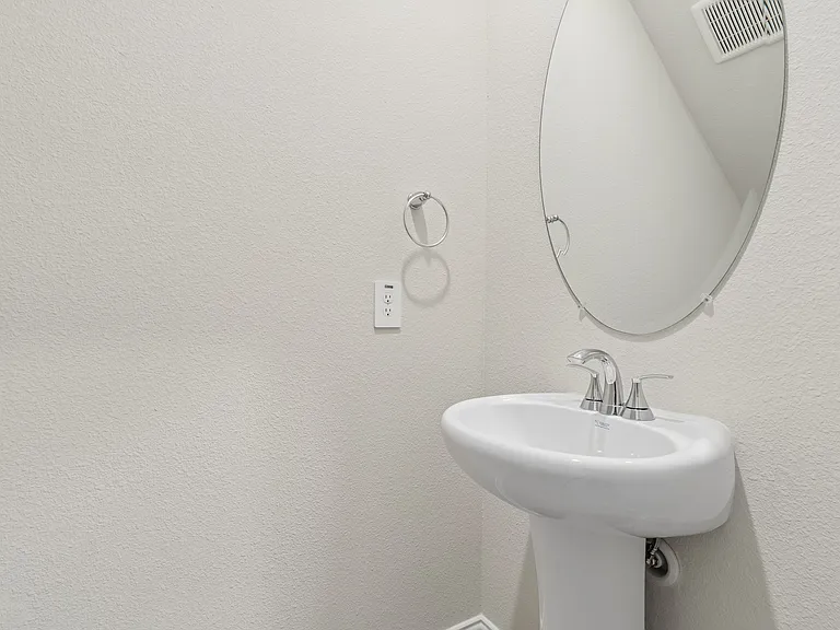 702 Dotty Dr — Photo 12