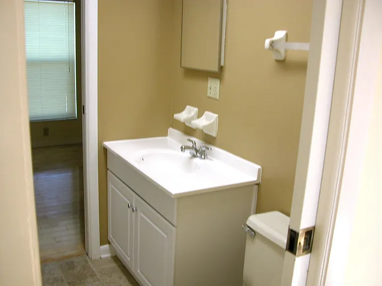 110 N Tampania Ave #B — Photo 14