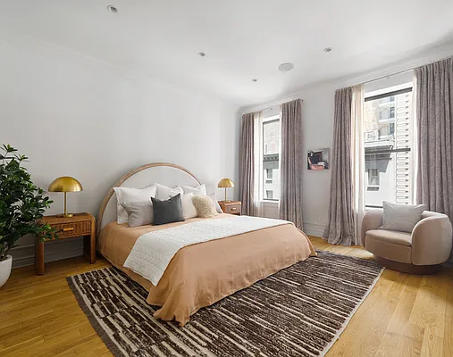 Sold by Compass | media 9