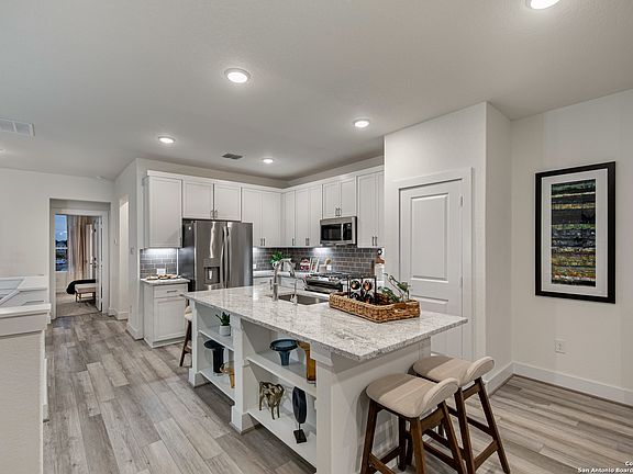 2nd image of 8851 Oakland Blvd, Bldg. 28
