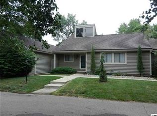 71 SW Pepper Tree Ln, Topeka, KS 66611