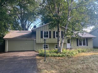 28W758 Barnes Ave, West Chicago, IL 60185