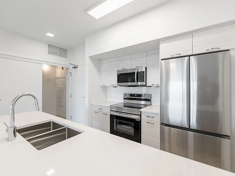 15 Refinery Way — Photo 5