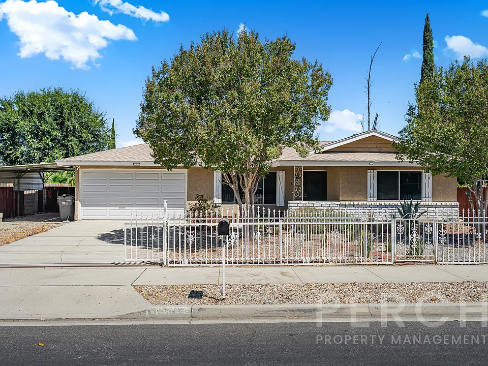41344 Mayberry Ave