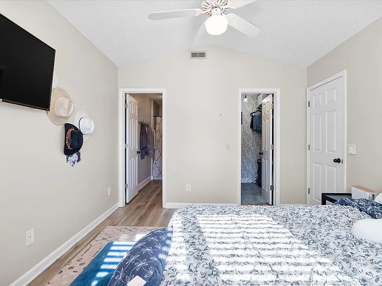 1600 Willoughby Park Ct #6 — Photo 27